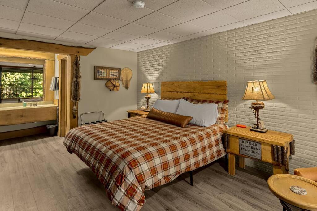 Stonegate Lodge King Bed Wifi 50 Roku Tv Salt Water Pool Room #104 Eureka Springs Kültér fotó